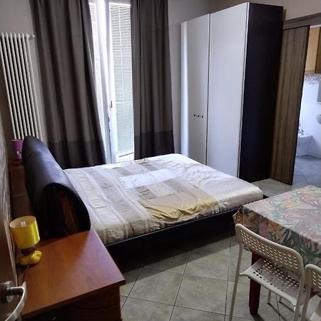Camera Manu Bed & Breakfast Cantù Екстериор снимка