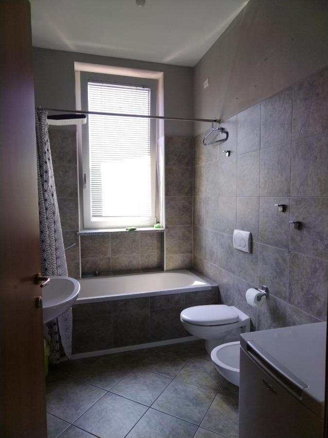 Camera Manu Bed & Breakfast Cantù Екстериор снимка