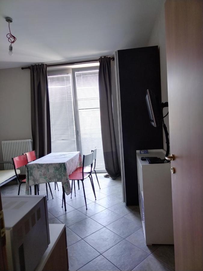 Camera Manu Bed & Breakfast Cantù Екстериор снимка