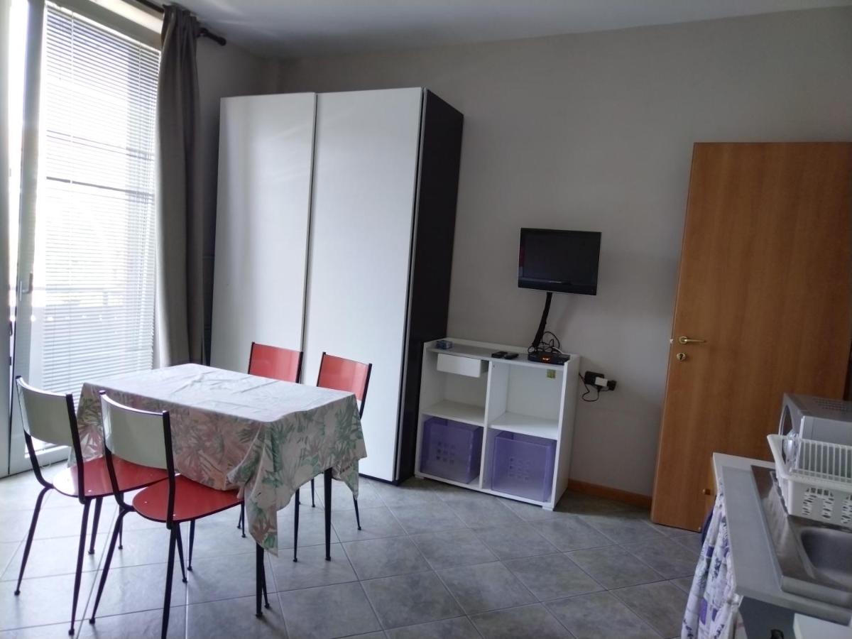 Camera Manu Bed & Breakfast Cantù Екстериор снимка